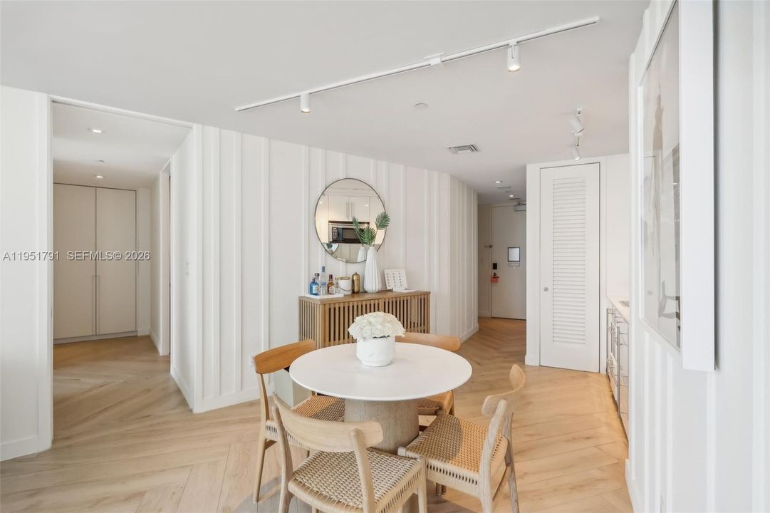 For Sale: $3,750,000 (2 beds, 2 baths, 1287 Square Feet)