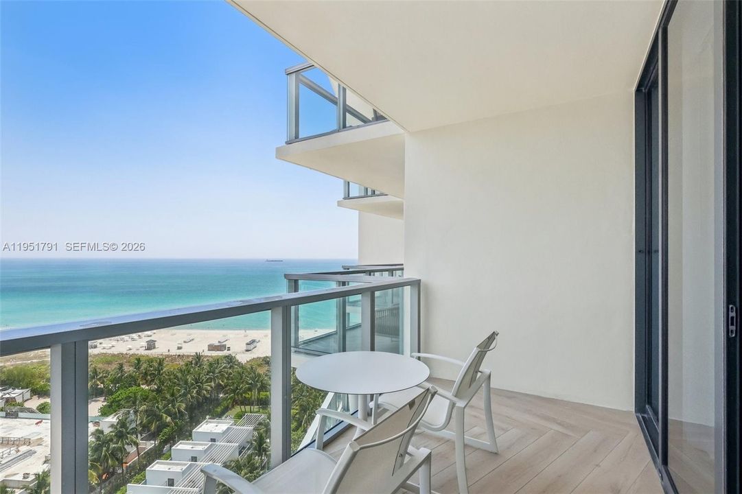 For Sale: $3,750,000 (2 beds, 2 baths, 1287 Square Feet)
