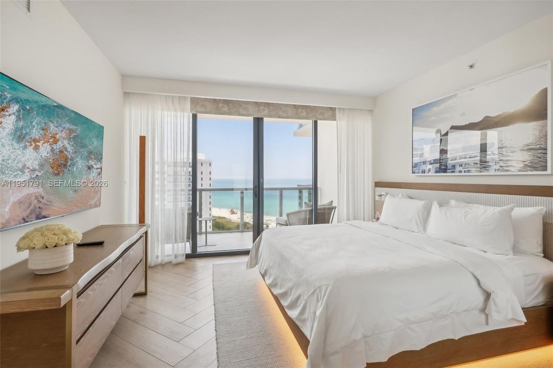 For Sale: $3,750,000 (2 beds, 2 baths, 1287 Square Feet)
