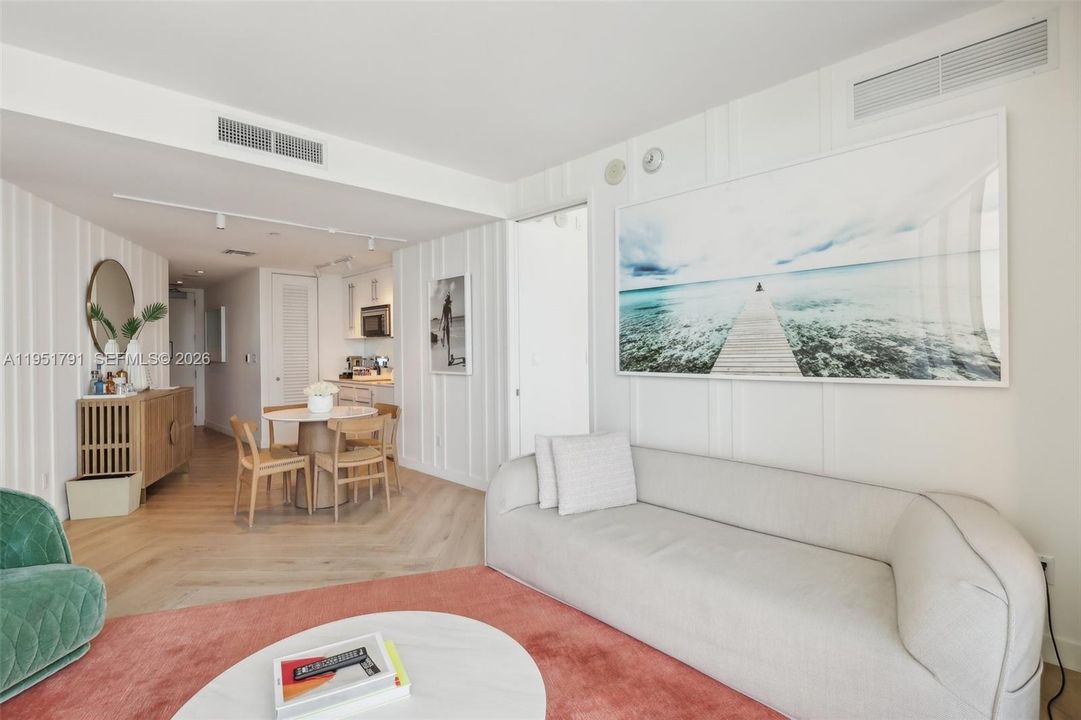 For Sale: $3,750,000 (2 beds, 2 baths, 1287 Square Feet)