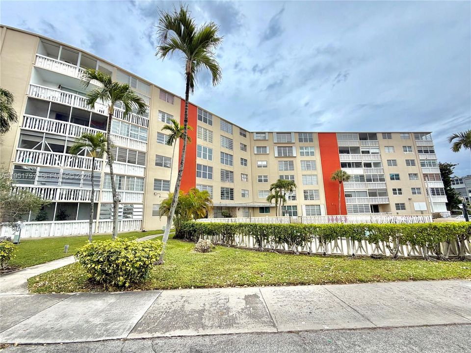 Activo con contrato: $133,900 (1 camas, 1 baños, 766 Pies cuadrados)