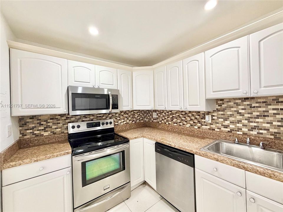 Activo con contrato: $133,900 (1 camas, 1 baños, 766 Pies cuadrados)