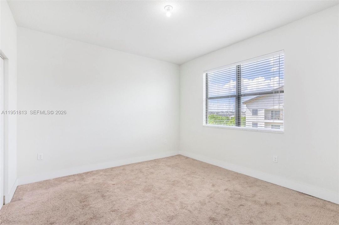 На продажу: $375,000 (2 спален, 2 ванн, 1048 Квадратных фут)