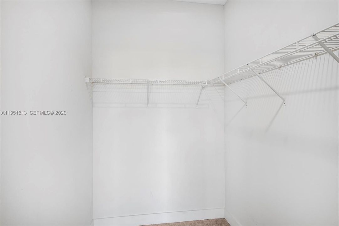 На продажу: $375,000 (2 спален, 2 ванн, 1048 Квадратных фут)