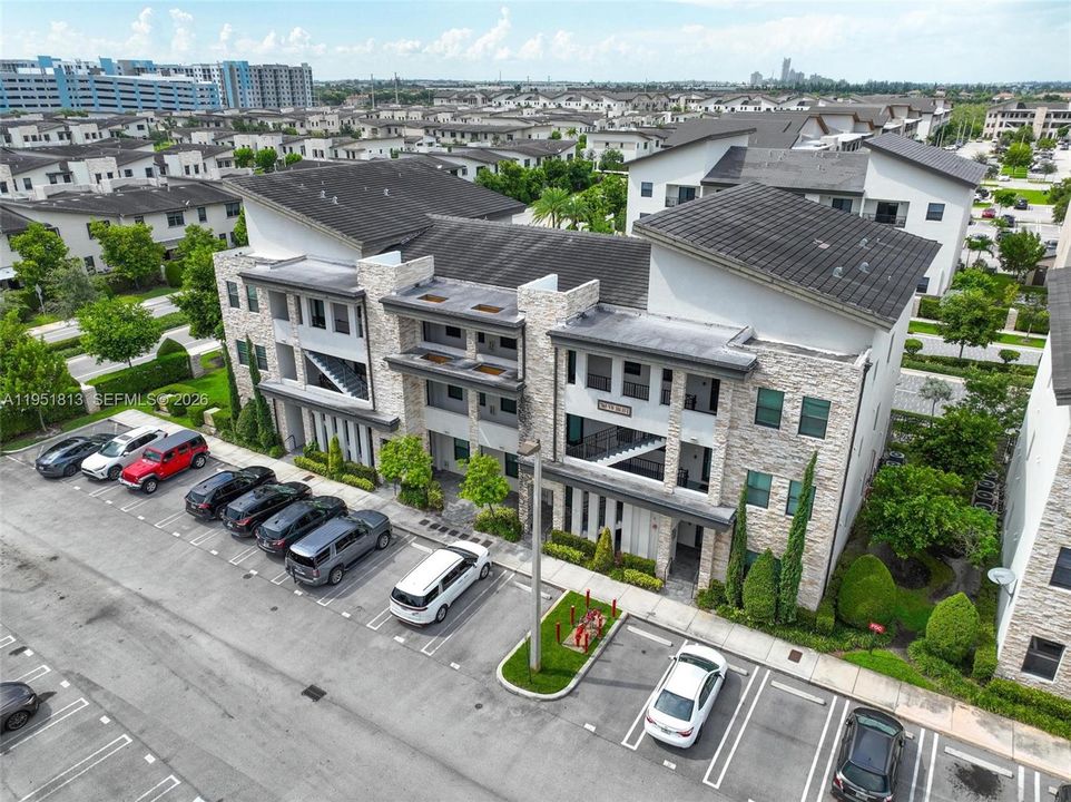 На продажу: $375,000 (2 спален, 2 ванн, 1048 Квадратных фут)