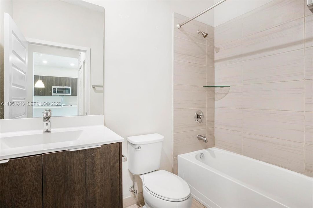 На продажу: $375,000 (2 спален, 2 ванн, 1048 Квадратных фут)