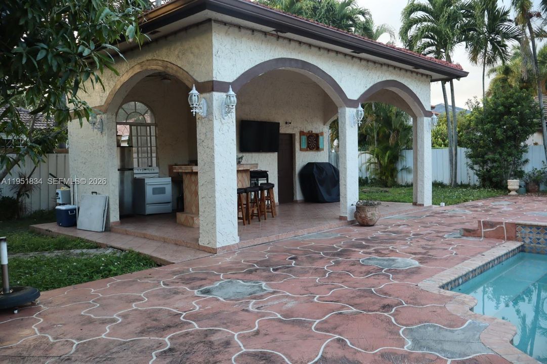 Active With Contract: $1,250,000 (4 beds, 3 baths, 2503 Square Feet)