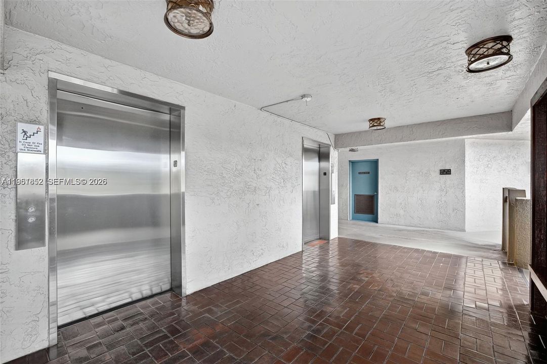 Recently Sold: $84,000 (1 beds, 1 baths, 773 Square Feet)