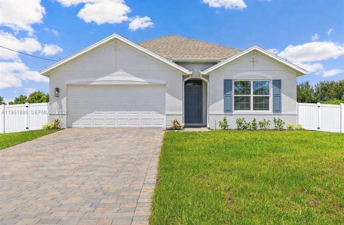 For Sale: $340,000 (4 beds, 2 baths, 1758 Square Feet)