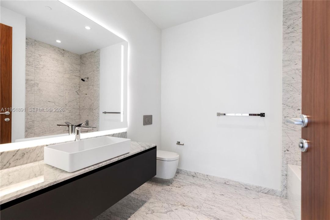 For Sale: $7,900,000 (3 beds, 3 baths, 3246 Square Feet)