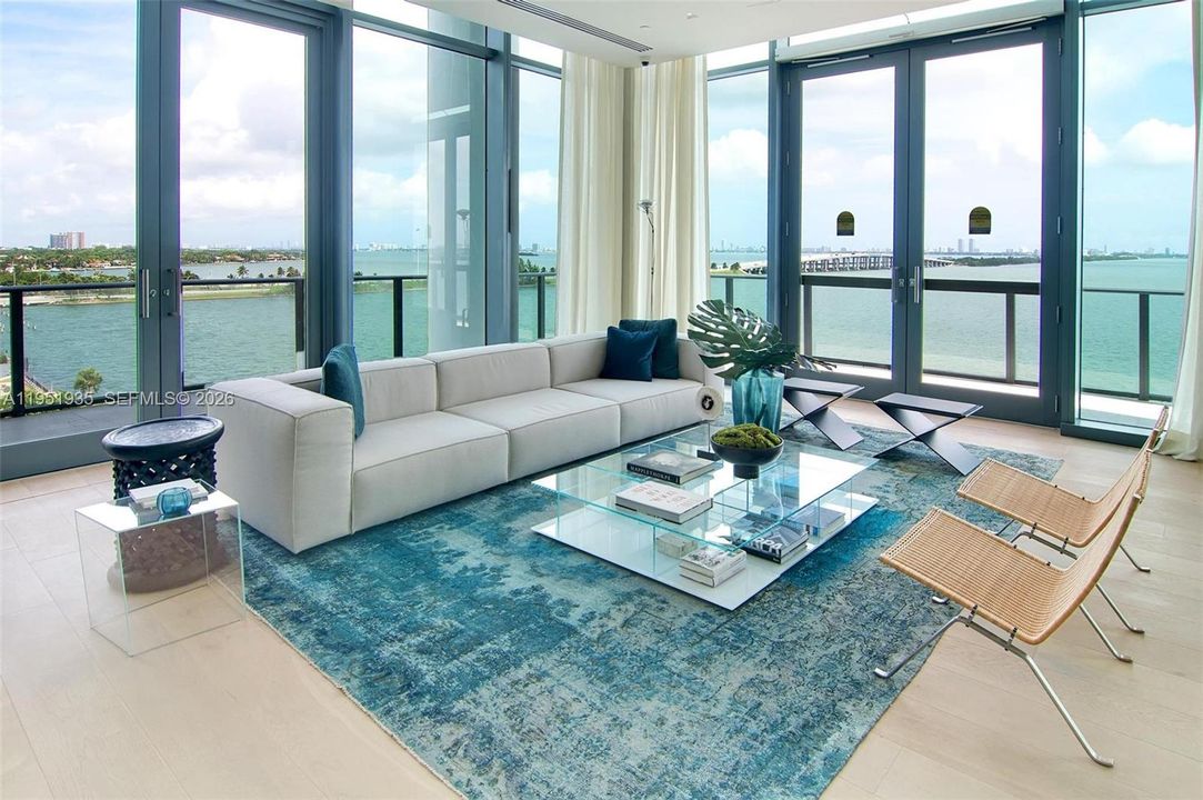 Active With Contract: $1,900,000 (3 beds, 3 baths, 1634 Square Feet)