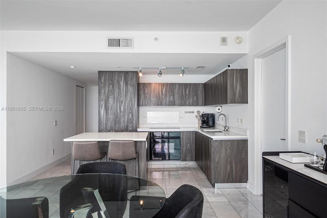 Active With Contract: $1,900,000 (3 beds, 3 baths, 1634 Square Feet)