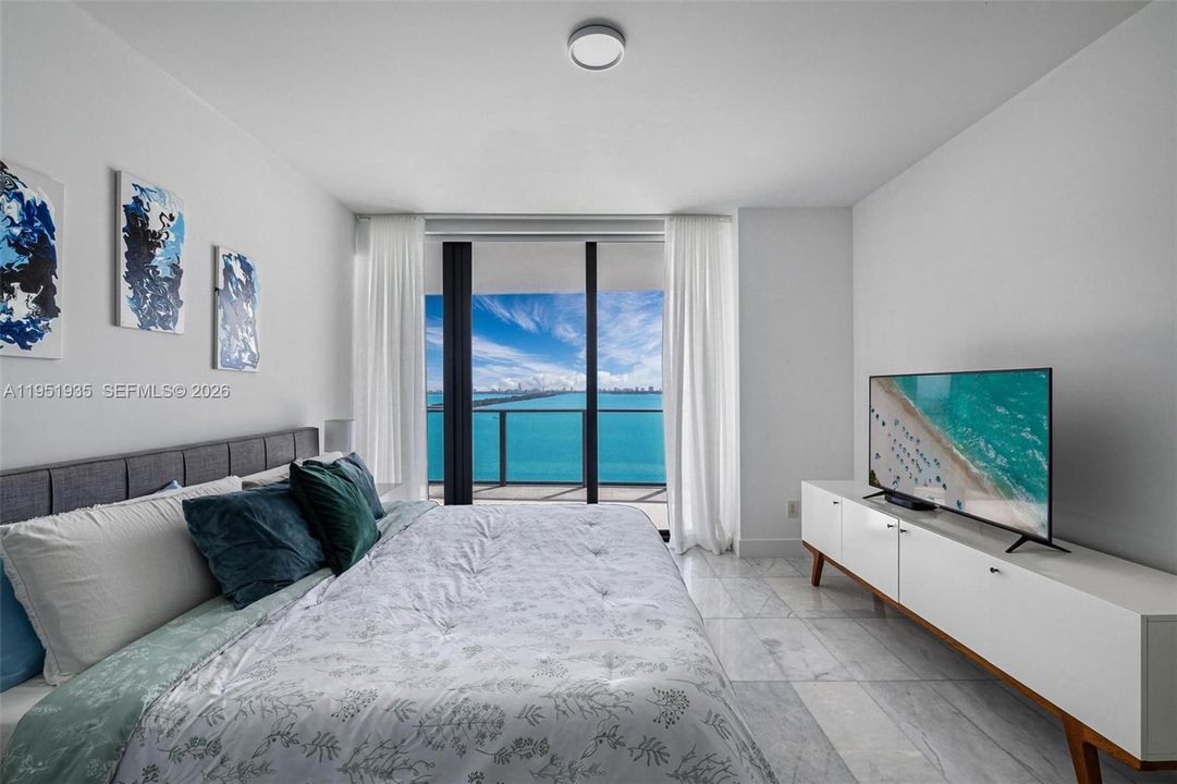 Active With Contract: $1,900,000 (3 beds, 3 baths, 1634 Square Feet)