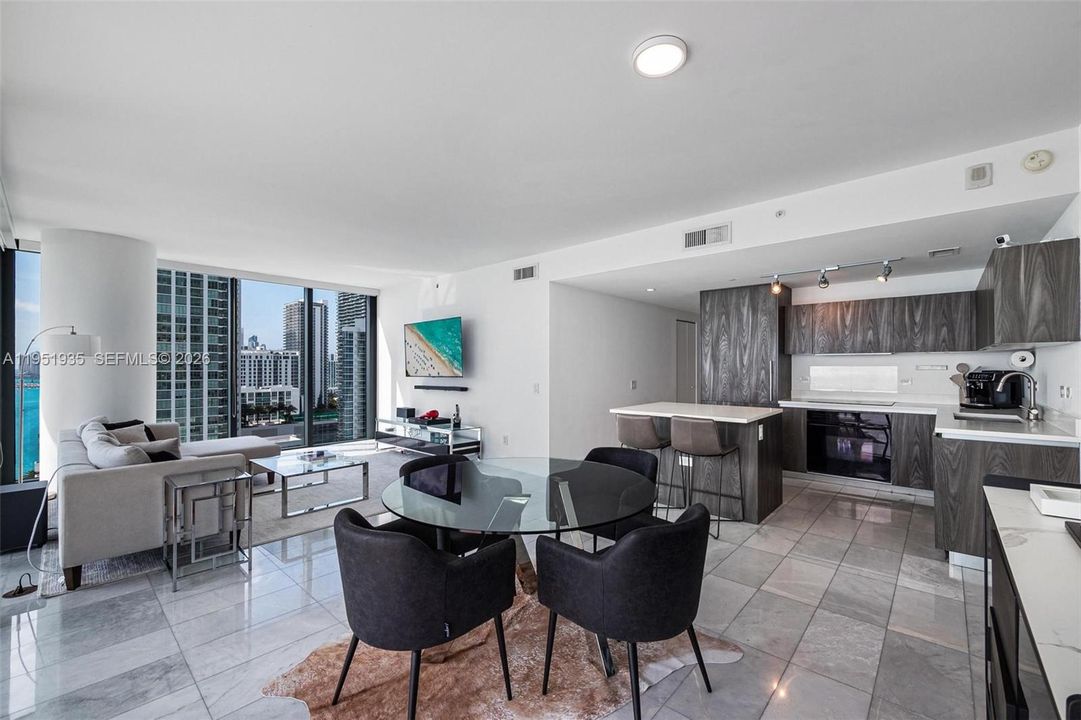 Active With Contract: $1,900,000 (3 beds, 3 baths, 1634 Square Feet)