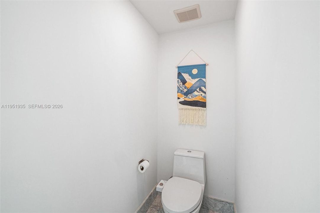 Active With Contract: $1,900,000 (3 beds, 3 baths, 1634 Square Feet)