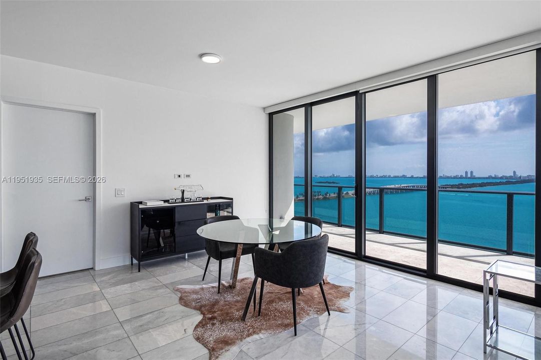 Active With Contract: $1,900,000 (3 beds, 3 baths, 1634 Square Feet)