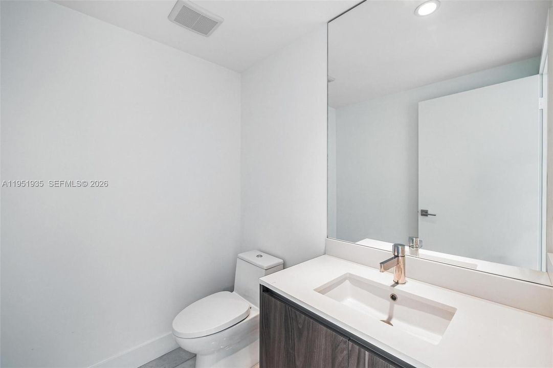 Active With Contract: $1,900,000 (3 beds, 3 baths, 1634 Square Feet)