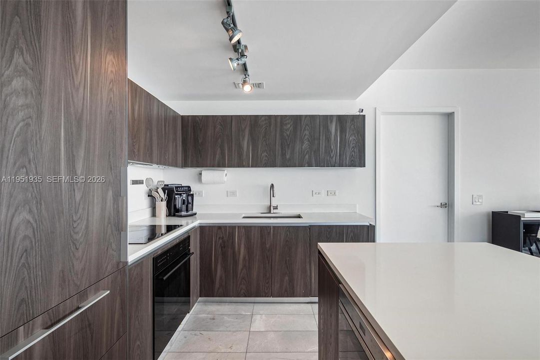 Active With Contract: $1,900,000 (3 beds, 3 baths, 1634 Square Feet)