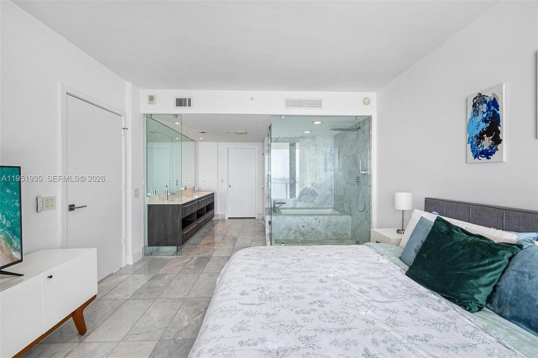 Active With Contract: $1,900,000 (3 beds, 3 baths, 1634 Square Feet)