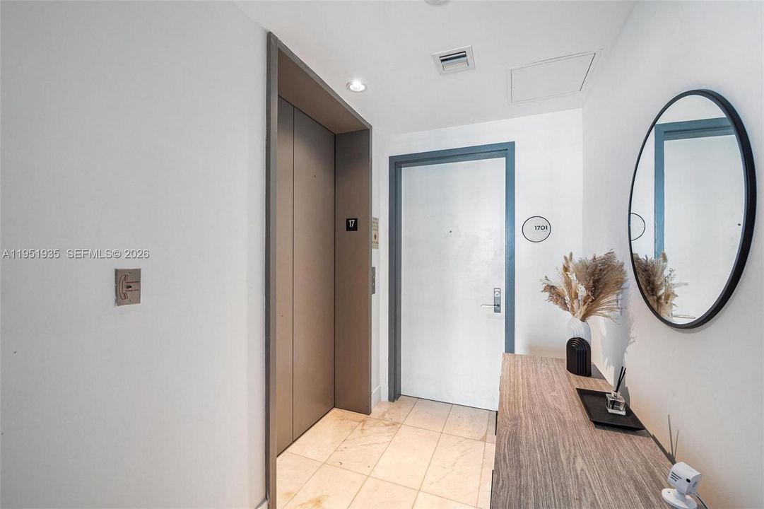 Active With Contract: $1,900,000 (3 beds, 3 baths, 1634 Square Feet)