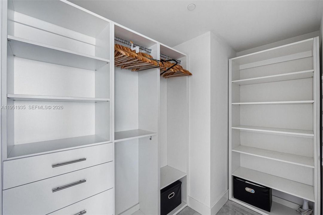 Active With Contract: $1,900,000 (3 beds, 3 baths, 1634 Square Feet)
