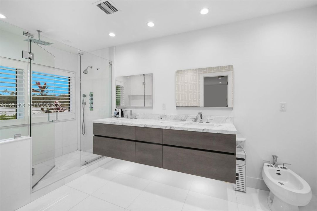 For Sale: $4,500,000 (5 beds, 5 baths, 3836 Square Feet)