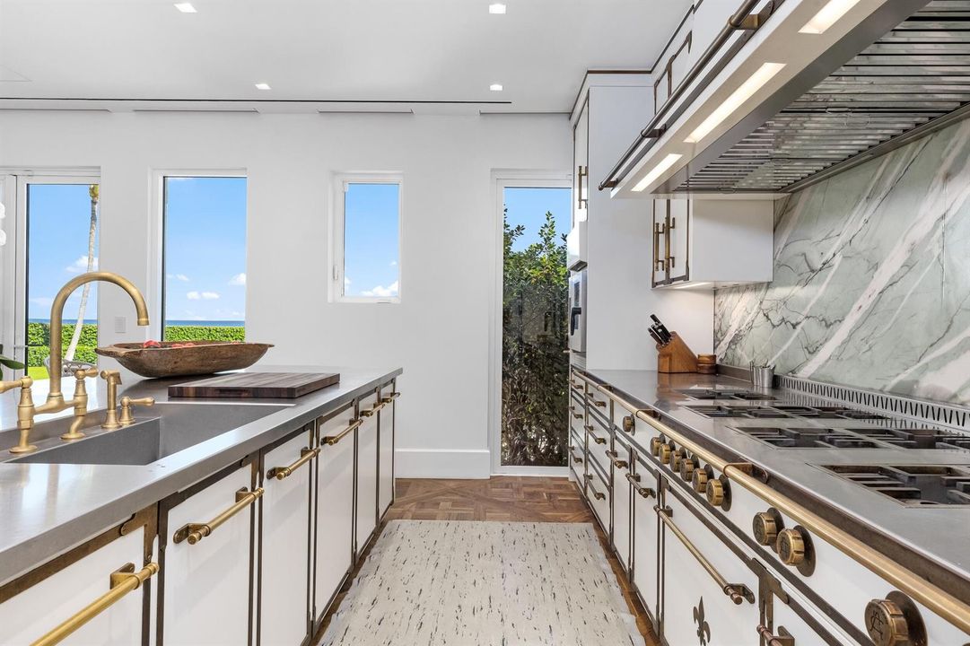 Kitchen 6