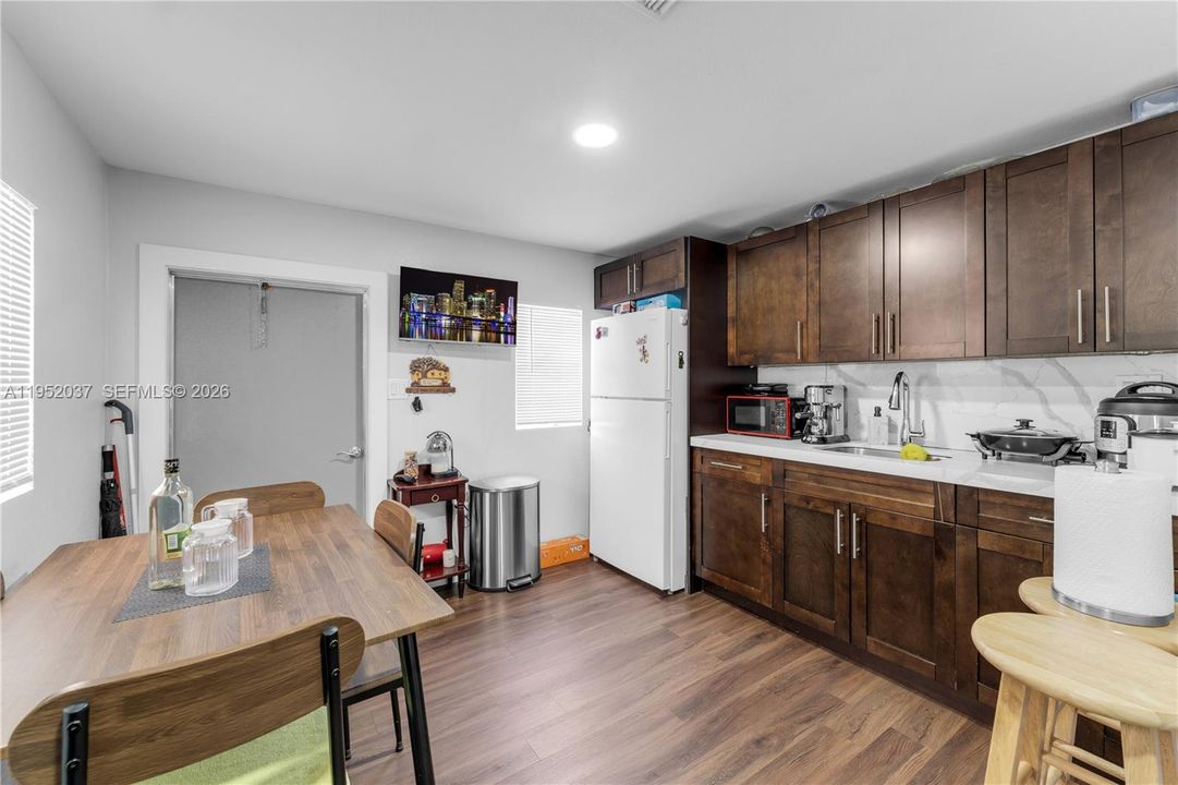 Apt 1/1
