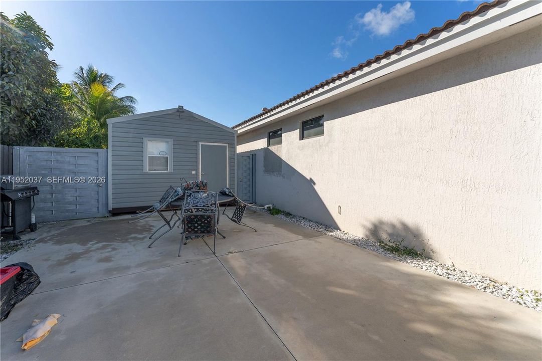 Apt 1/1