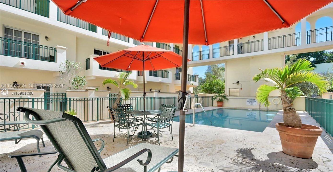 For Sale: $899,999 (2 beds, 2 baths, 1190 Square Feet)
