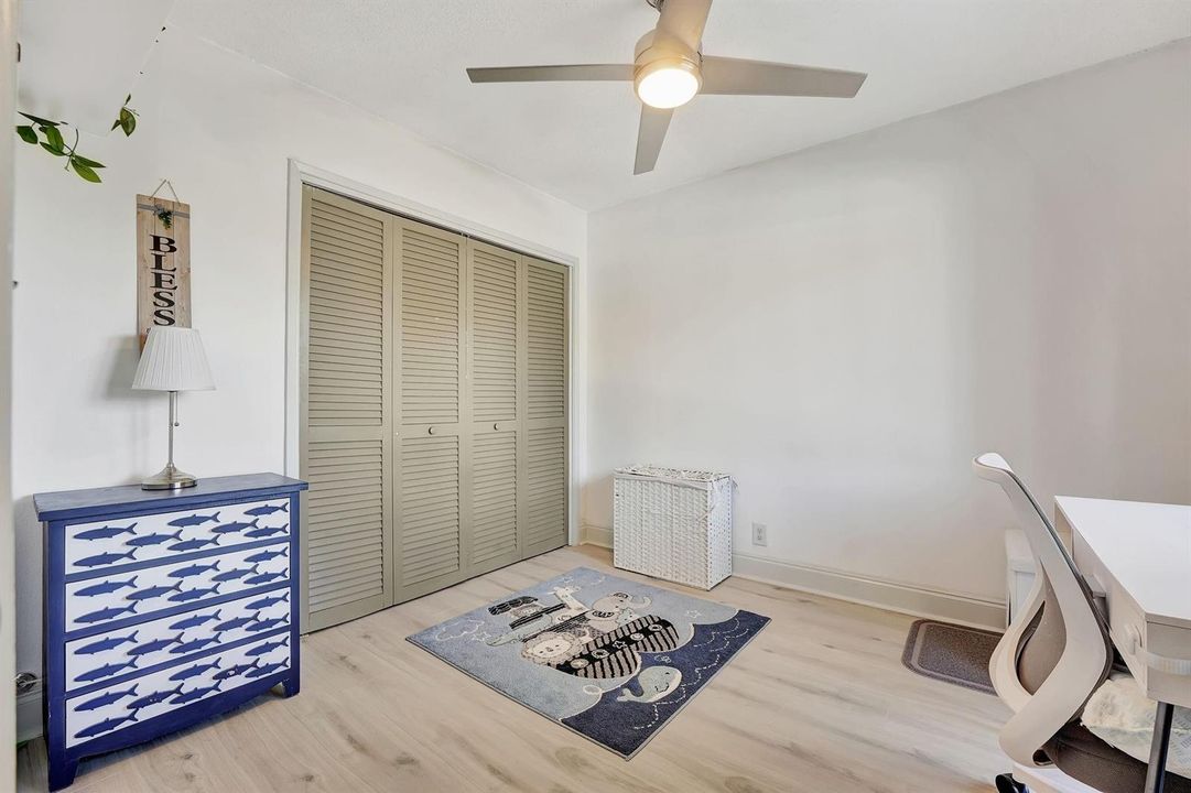 Double Closet with W/D Hookup
