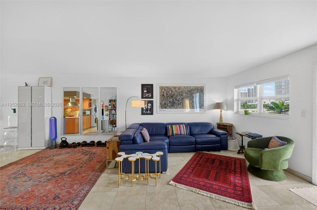 Active With Contract: $549,000 (2 beds, 2 baths, 1320 Square Feet)