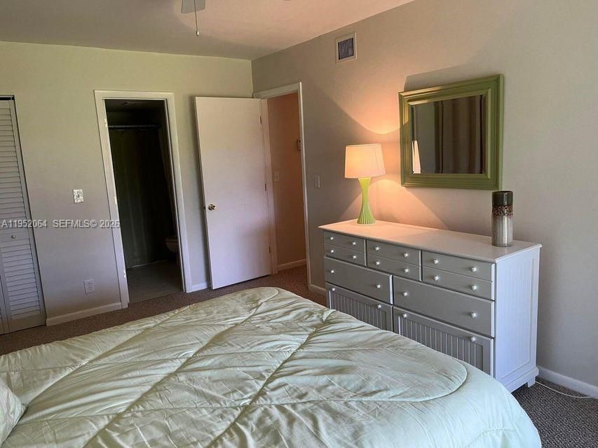 For Rent: $2,800 (2 beds, 2 baths, 980 Square Feet)