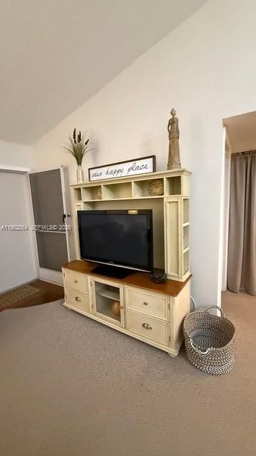For Rent: $2,800 (2 beds, 2 baths, 980 Square Feet)