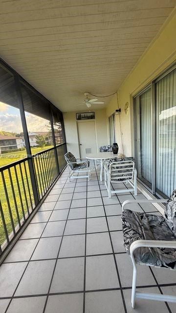 For Rent: $2,800 (2 beds, 2 baths, 980 Square Feet)