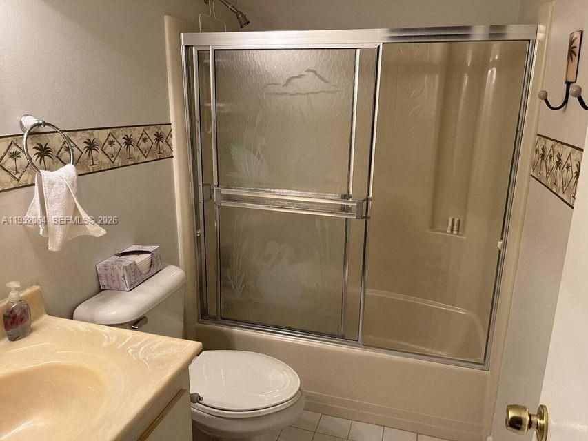 For Rent: $2,800 (2 beds, 2 baths, 980 Square Feet)