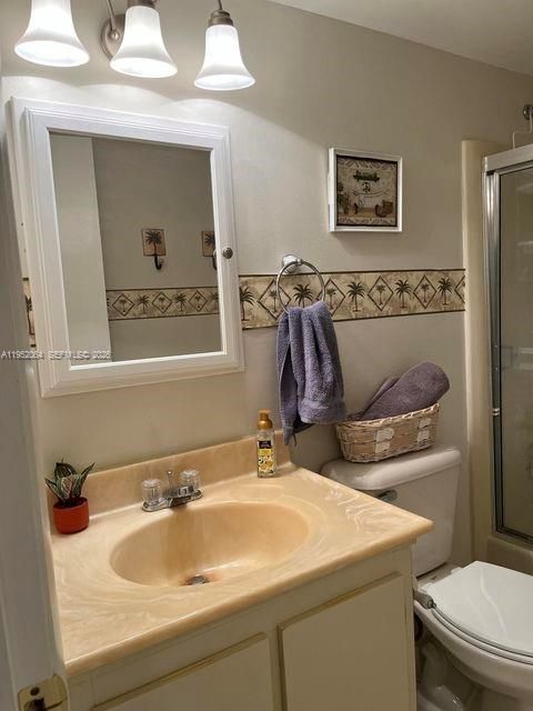 For Rent: $2,800 (2 beds, 2 baths, 980 Square Feet)