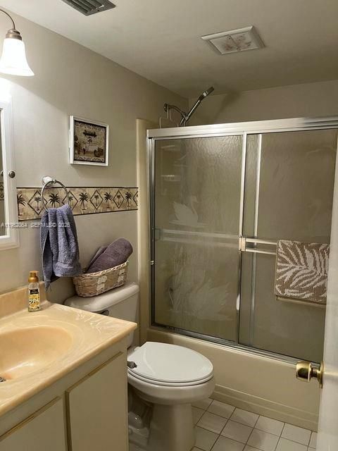 For Rent: $2,800 (2 beds, 2 baths, 980 Square Feet)