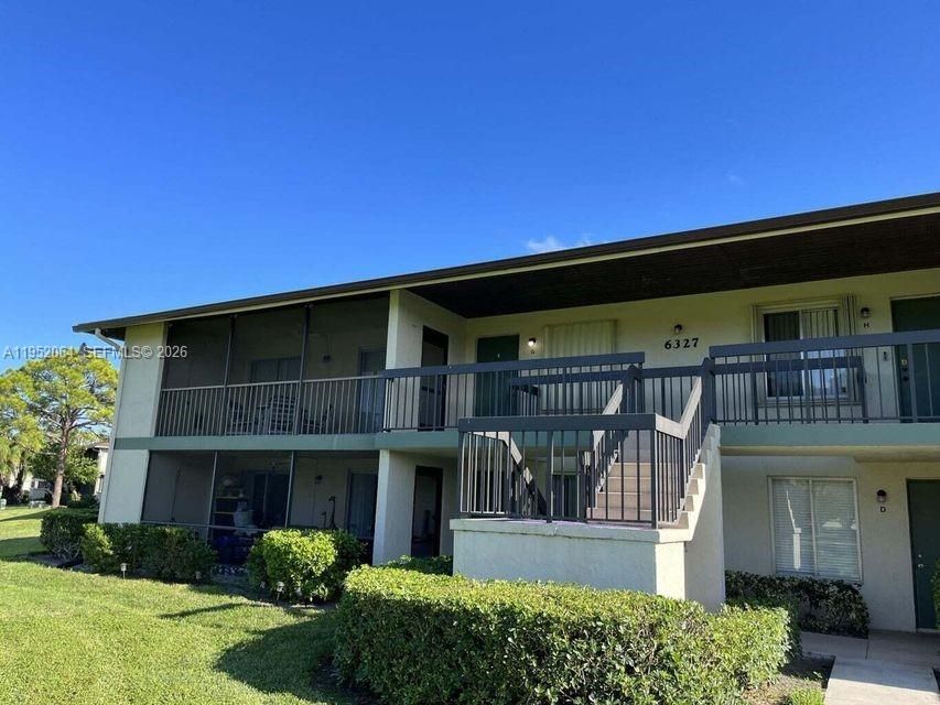 For Rent: $2,800 (2 beds, 2 baths, 980 Square Feet)