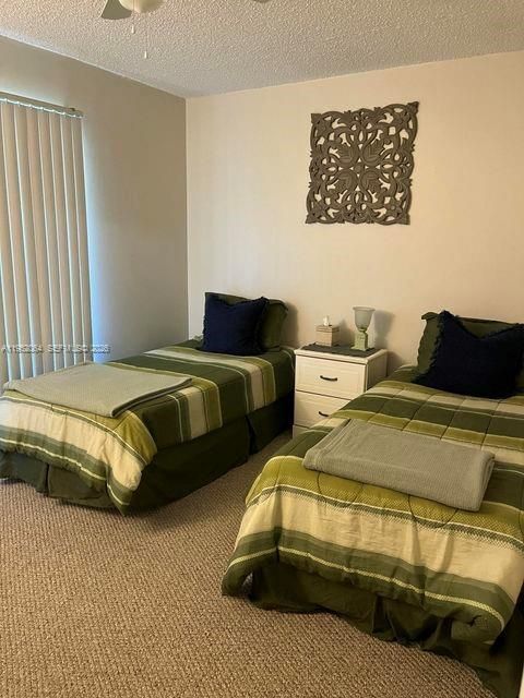 For Rent: $2,800 (2 beds, 2 baths, 980 Square Feet)