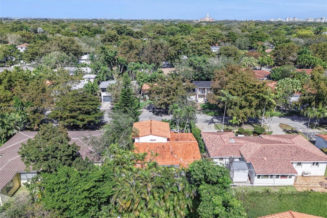 合同活跃: $11,500 (4 贝兹, 2 浴室, 2013 平方英尺)