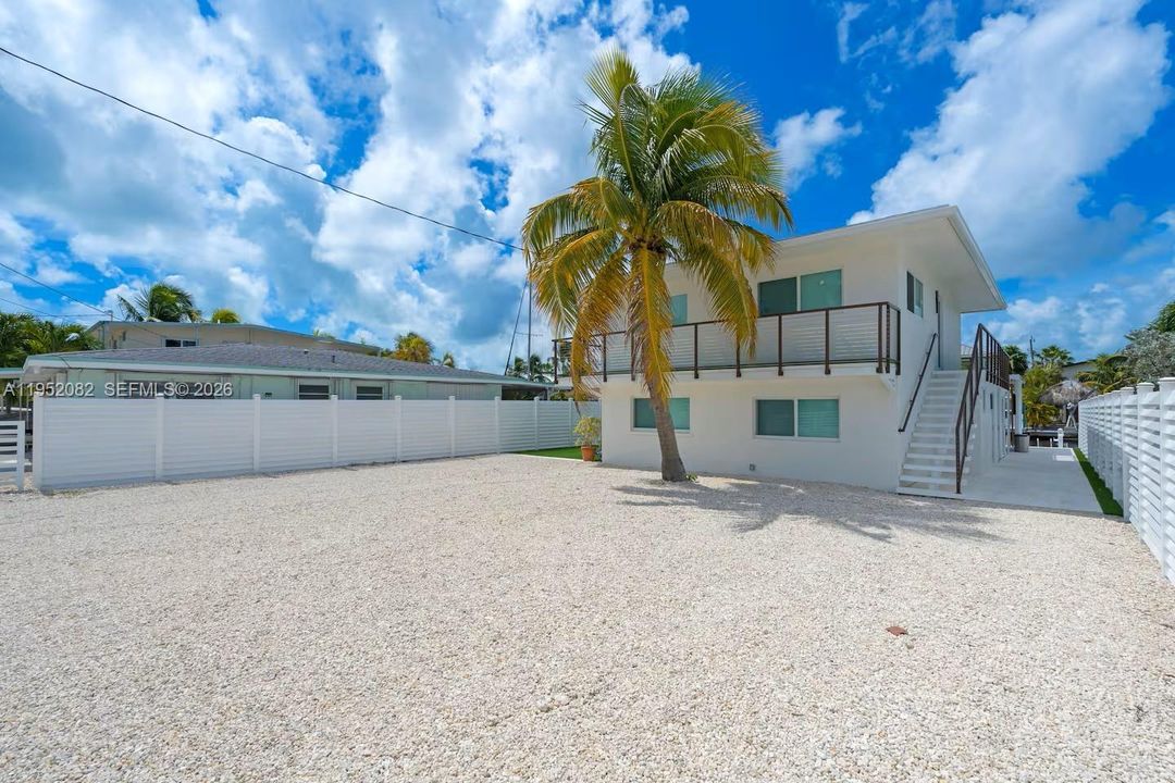 For Rent: $10,000 (4 beds, 2 baths, 1575 Square Feet)