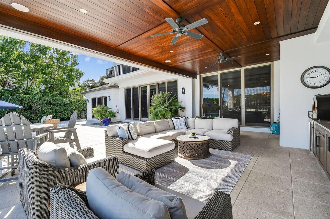 14662WatermarkWay(101)
