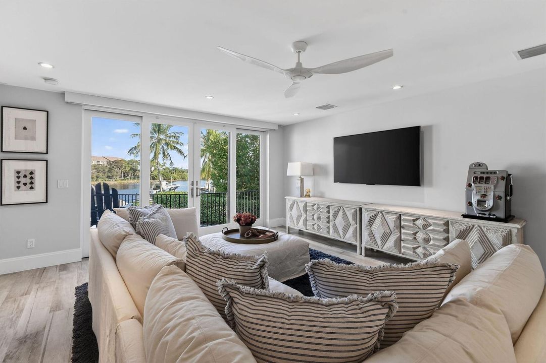 14662WatermarkWay(59)