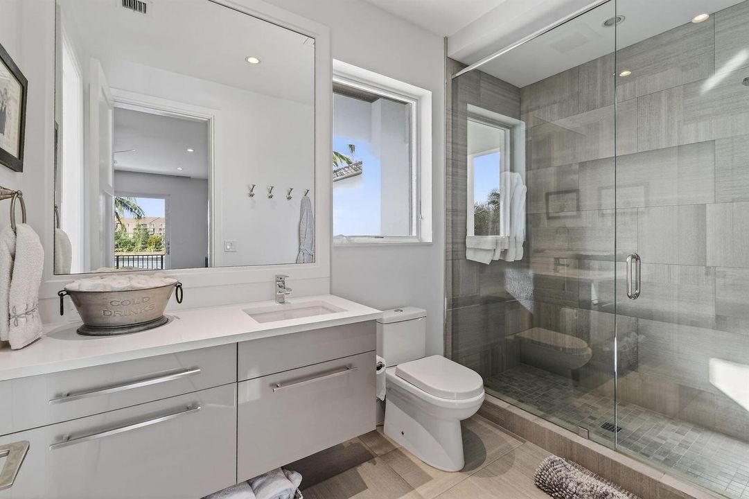 14662WatermarkWay(70)