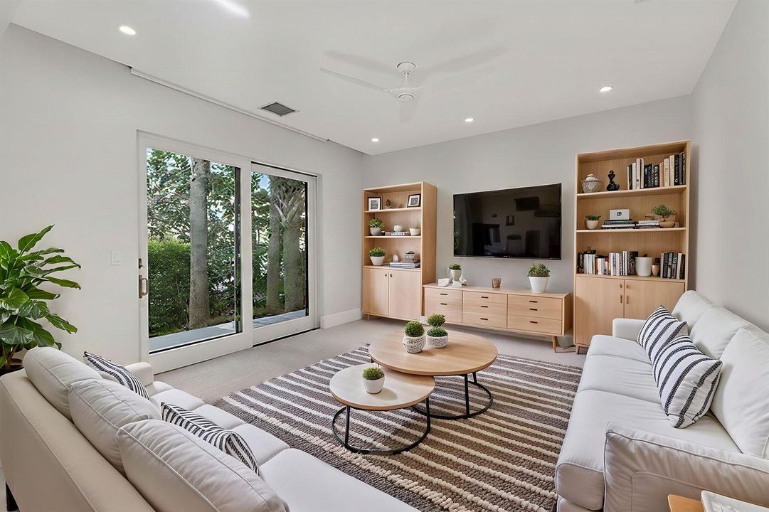 LivingRoom-VirtuallyStaged02
