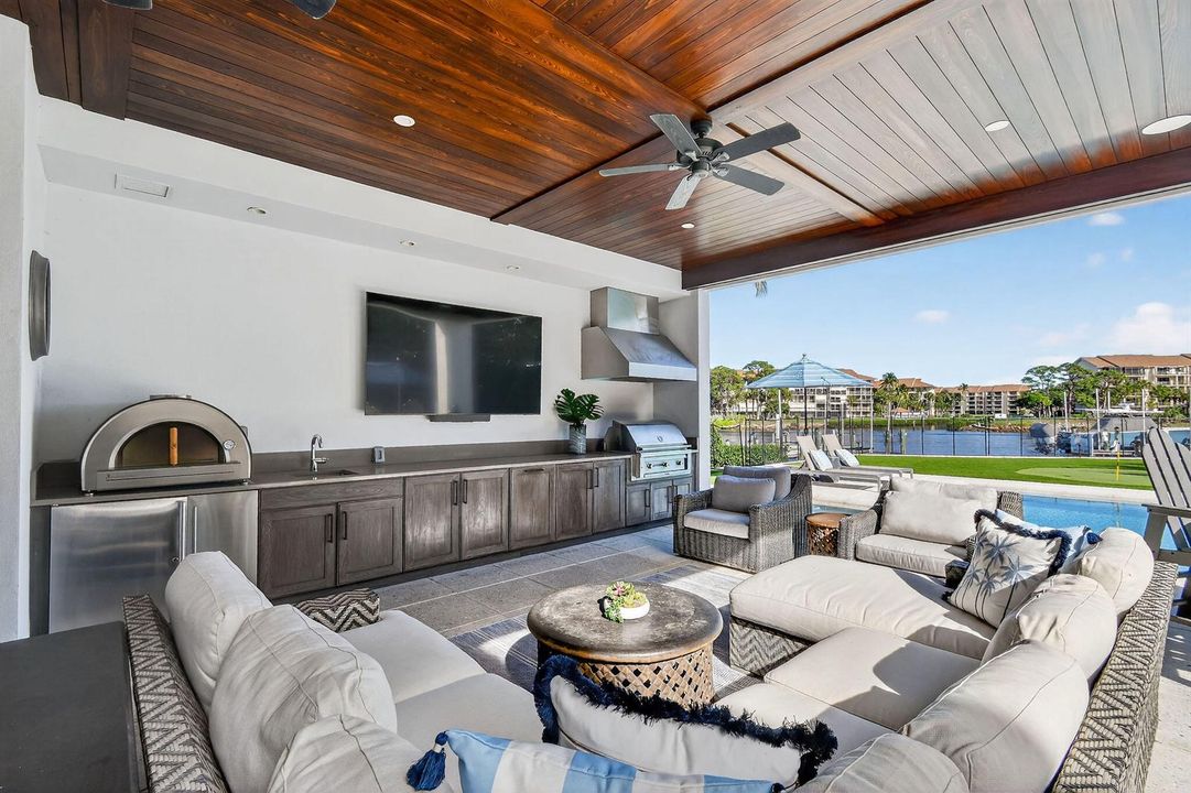 14662WatermarkWay(99)