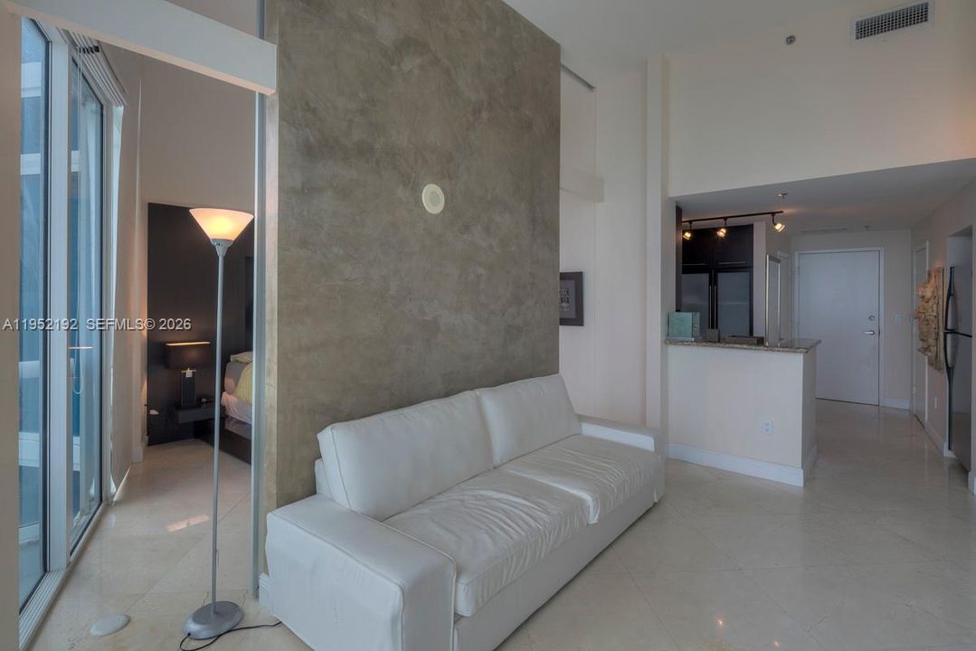 For Sale: $795,000 (1 beds, 1 baths, 667 Square Feet)