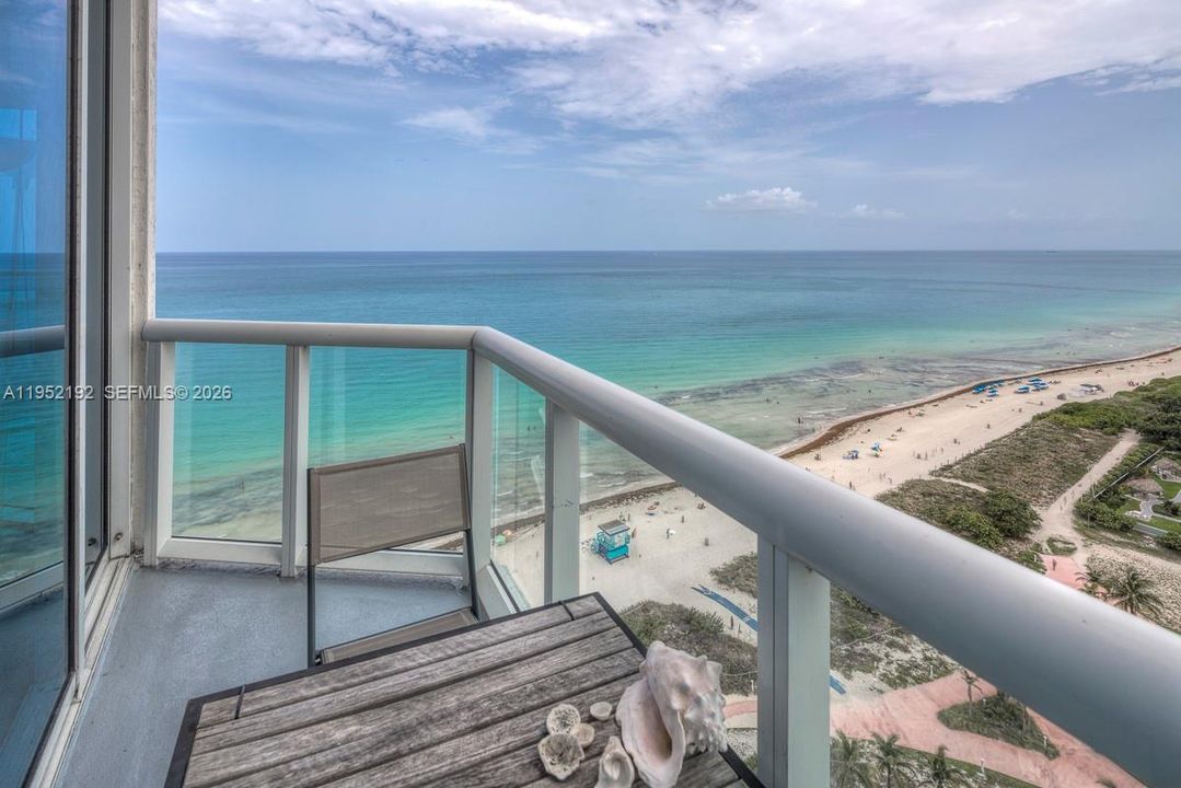 For Sale: $795,000 (1 beds, 1 baths, 667 Square Feet)