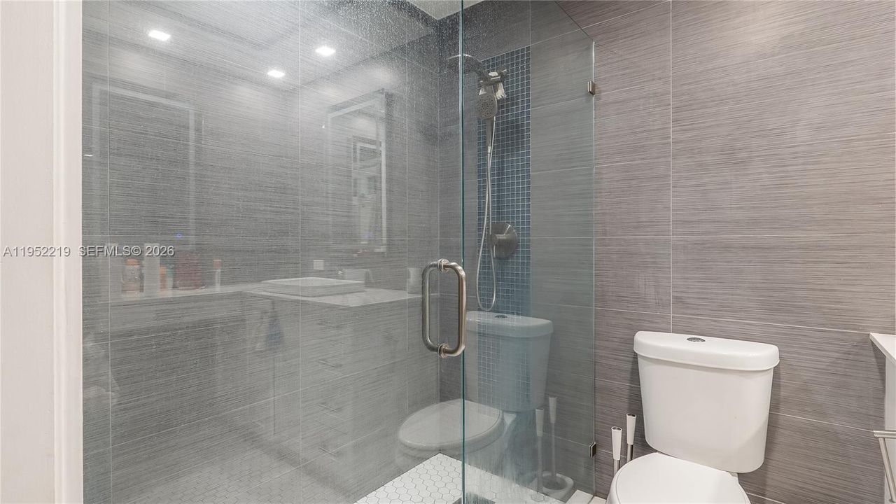 En Venta: $379,900 (3 camas, 2 baños, 1332 Pies cuadrados)